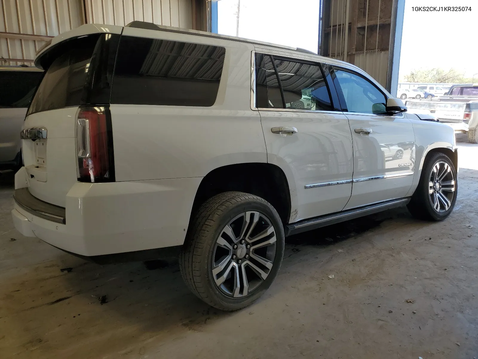 1GKS2CKJ1KR325074 2019 GMC Yukon Denali