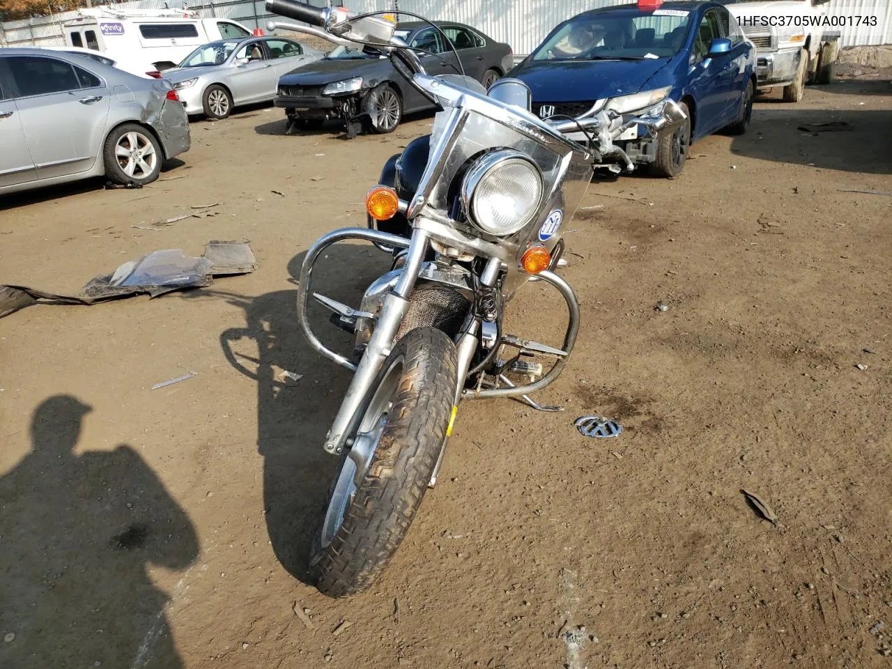 1HFSC3705WA001743 1998 Honda Vt1100 Ct