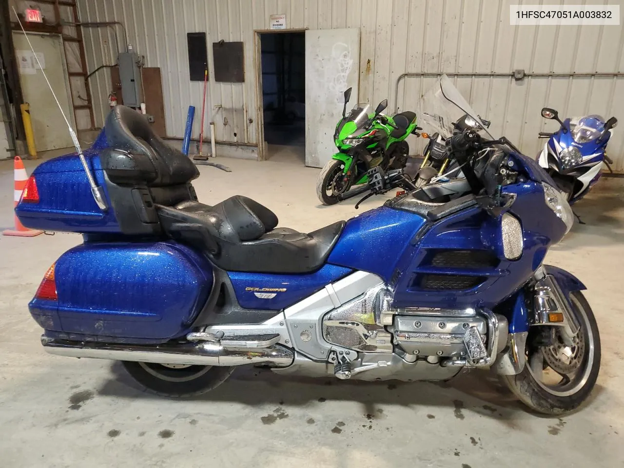 1HFSC47051A003832 2001 Honda Gl1800