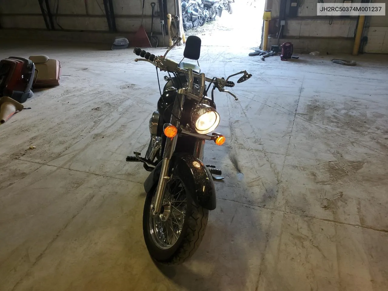 JH2RC50374M001237 2004 Honda Vt750 Ca