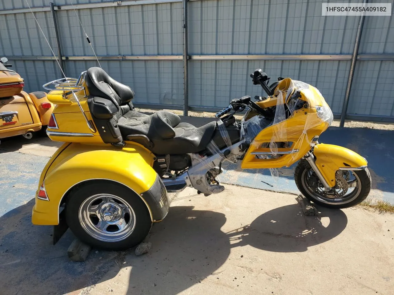 2005 Honda Gl1800 A VIN: 1HFSC47455A409182 Lot: 73096814