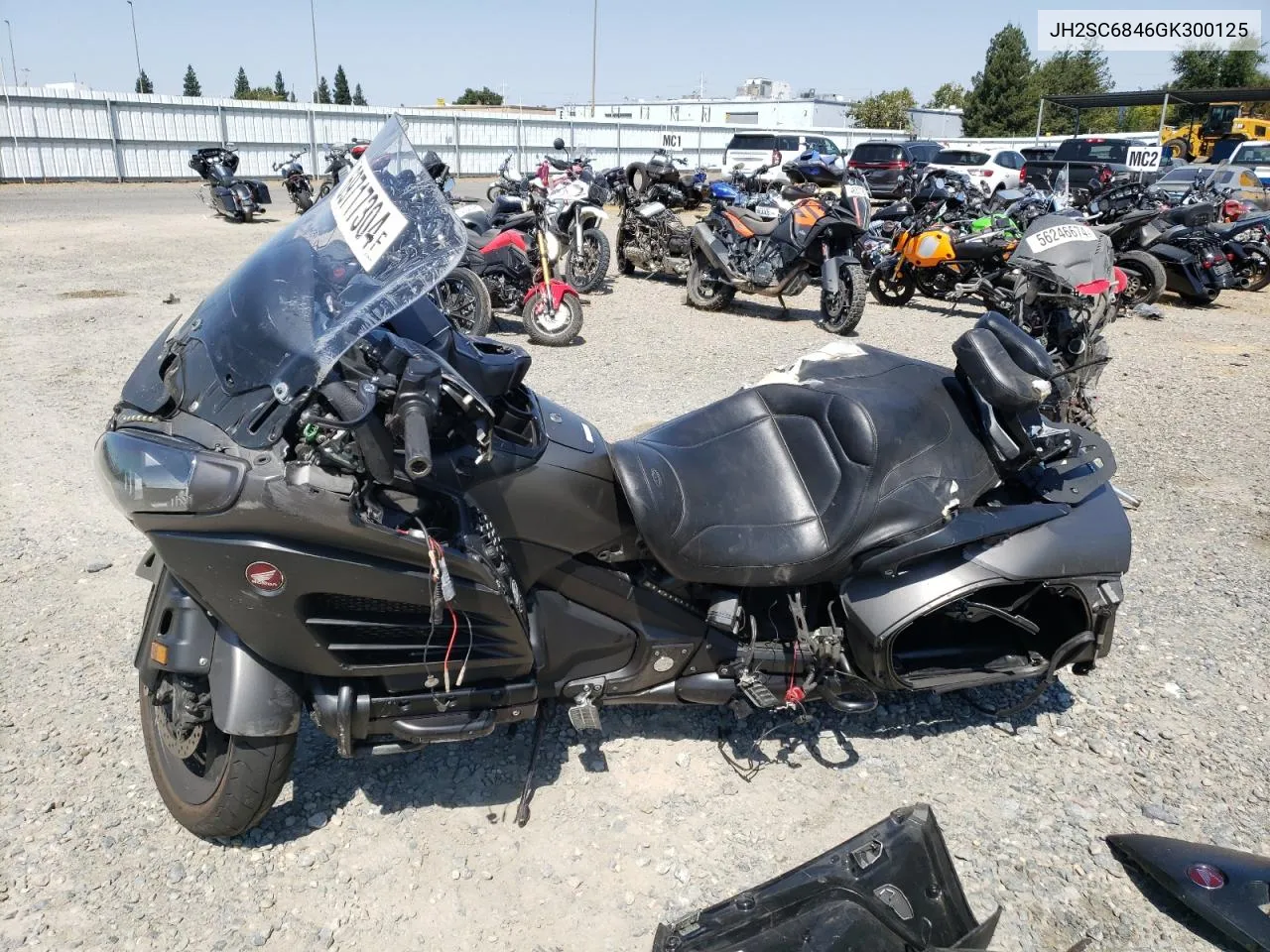 JH2SC6846GK300125 2016 Honda Gl1800 B