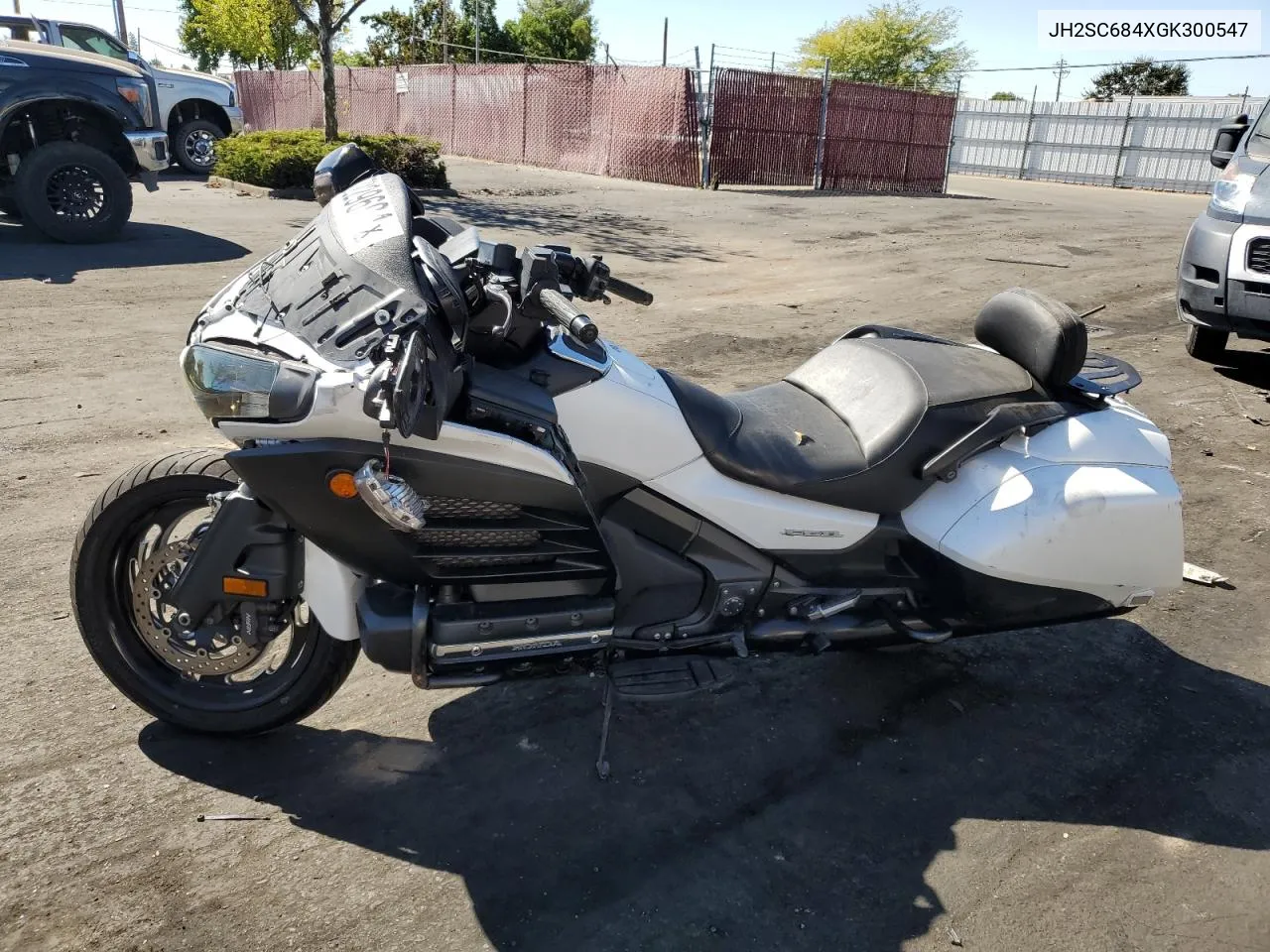 2016 Honda Gl1800 B VIN: JH2SC684XGK300547 Lot: 73229694