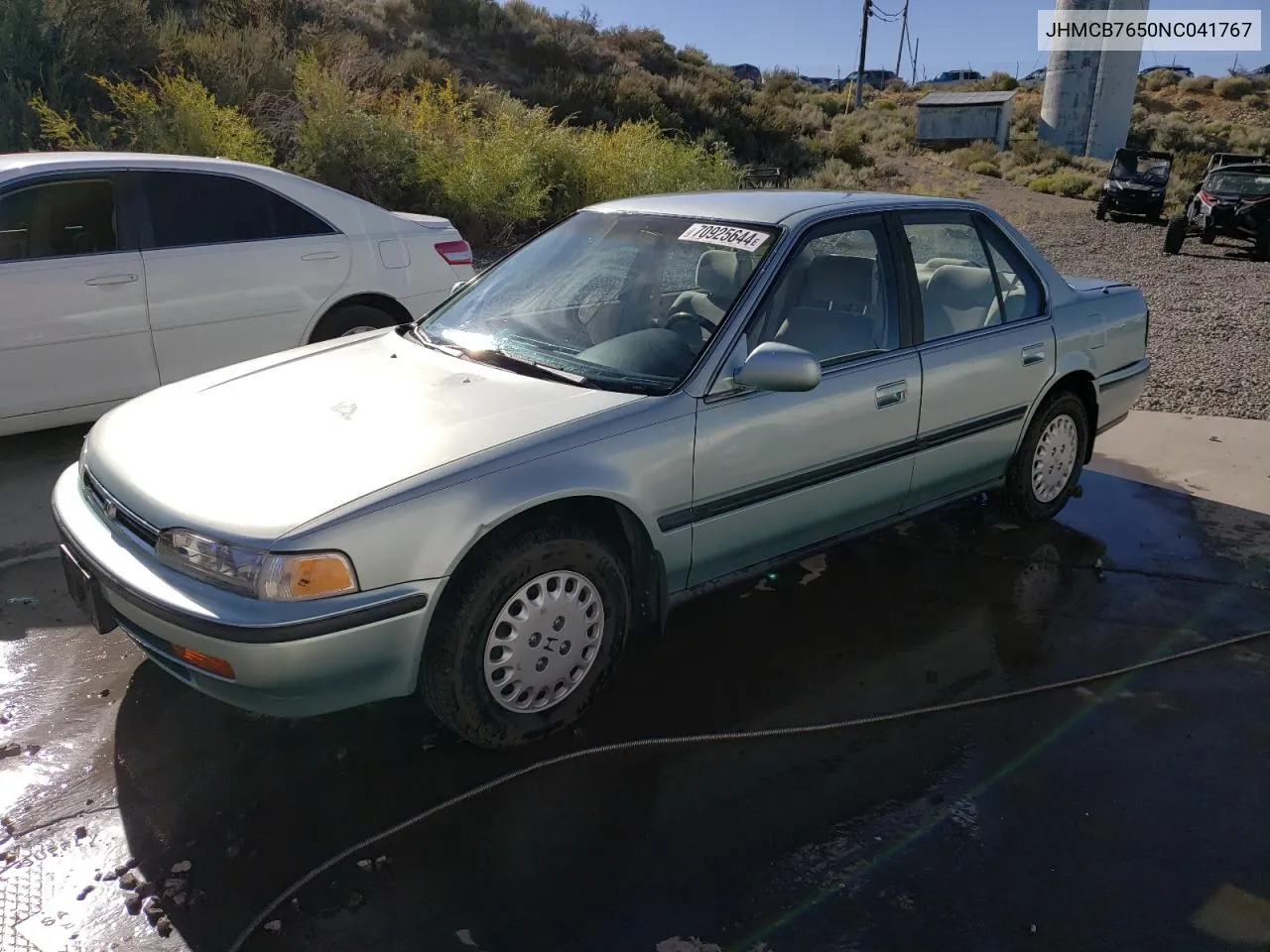 1992 Honda Accord Lx VIN: JHMCB7650NC041767 Lot: 70925644