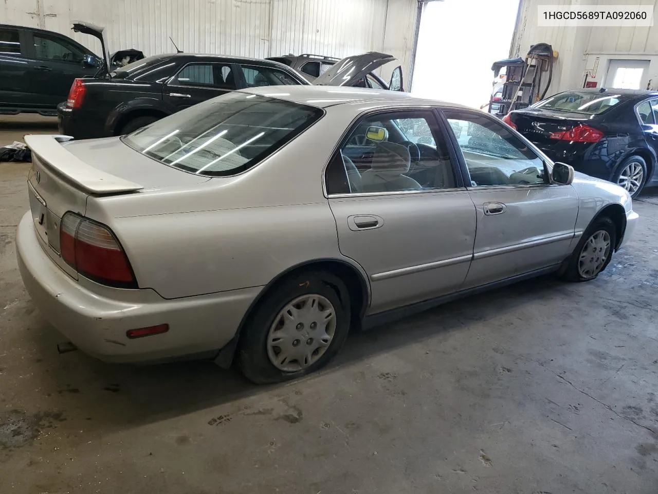 1HGCD5689TA092060 1996 Honda Accord Dx 25Th Anniversary