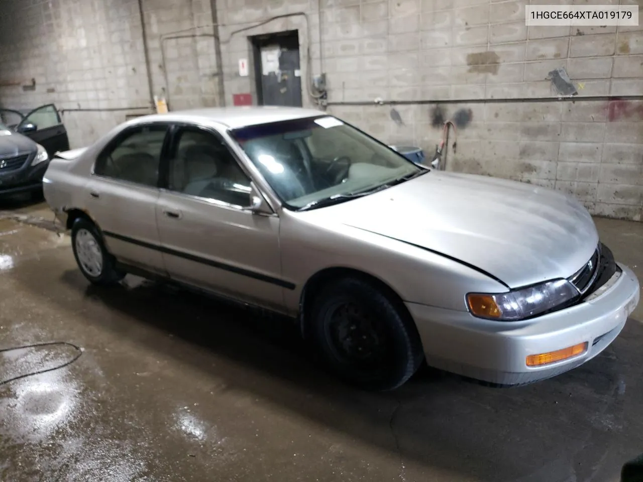 1996 Honda Accord Lx VIN: 1HGCE664XTA019179 Lot: 71292254