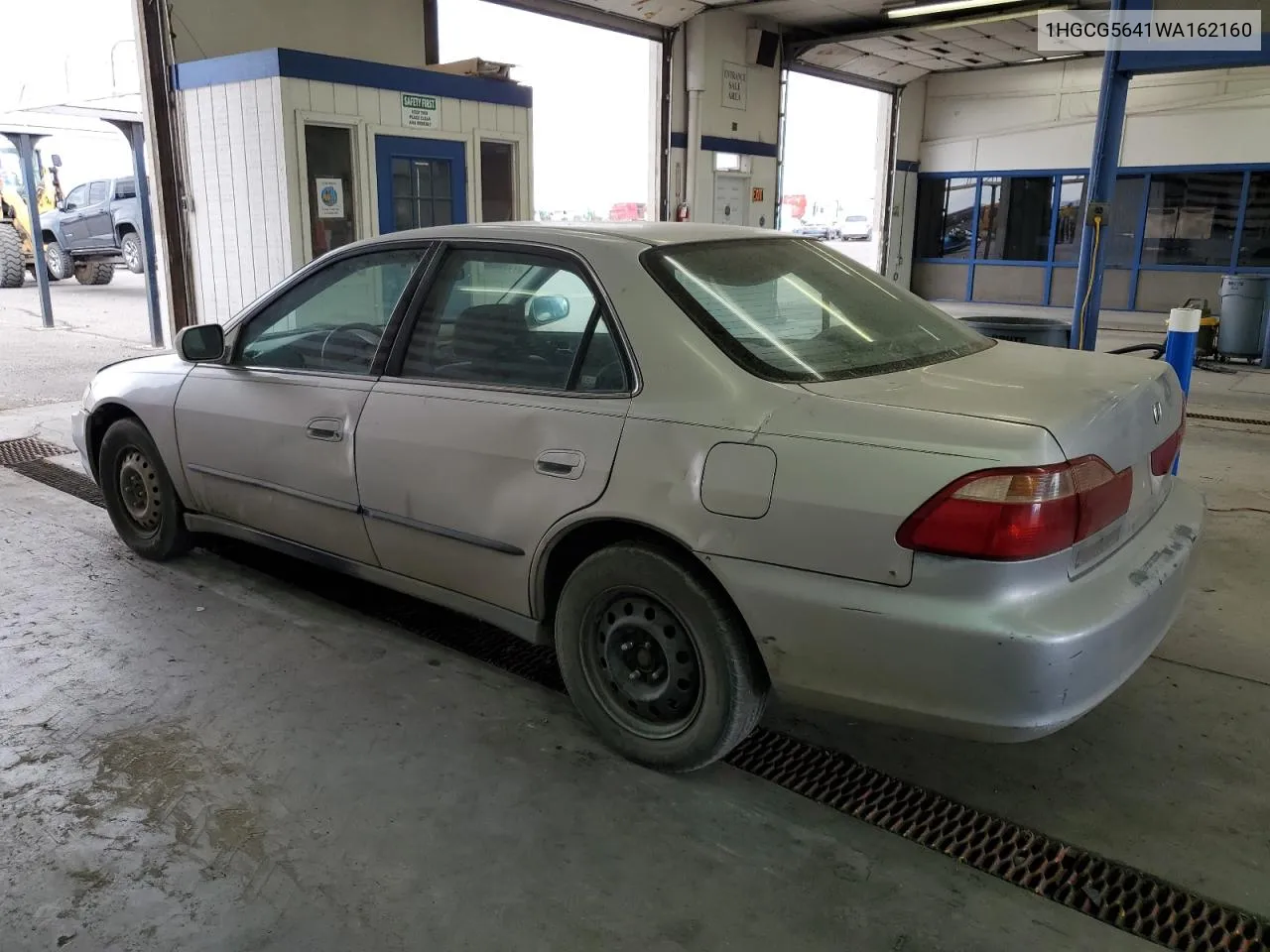 1998 Honda Accord Lx VIN: 1HGCG5641WA162160 Lot: 71407174