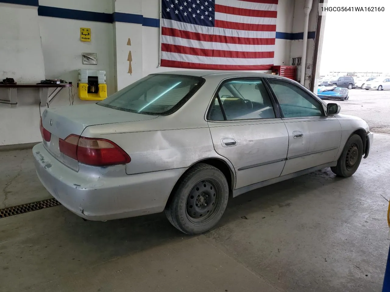 1HGCG5641WA162160 1998 Honda Accord Lx