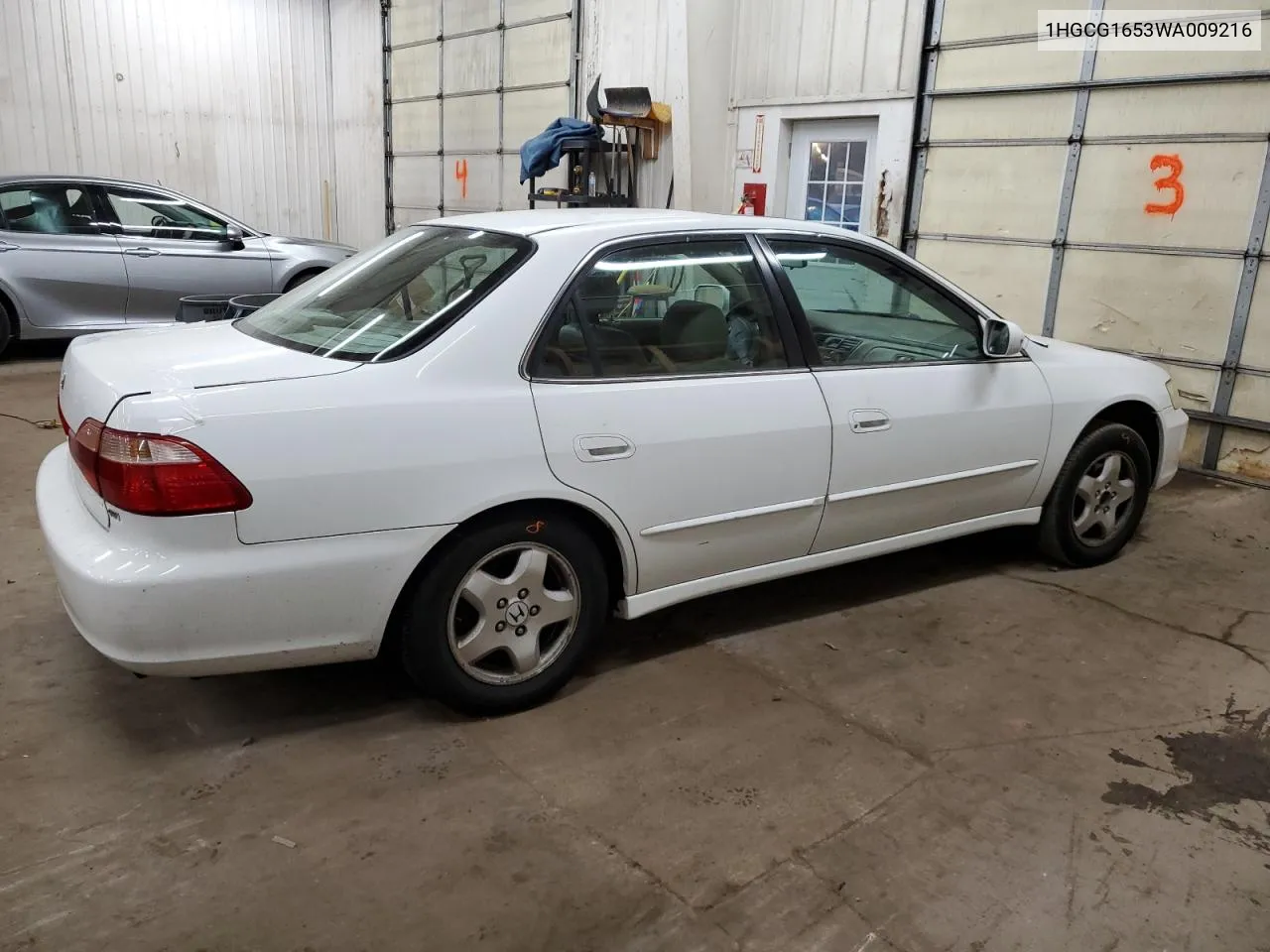 1HGCG1653WA009216 1998 Honda Accord Ex