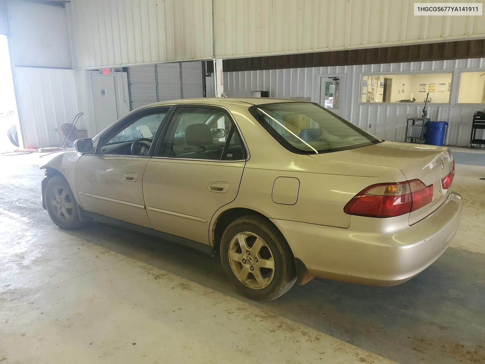 1HGCG5677YA141911 2000 Honda Accord Se