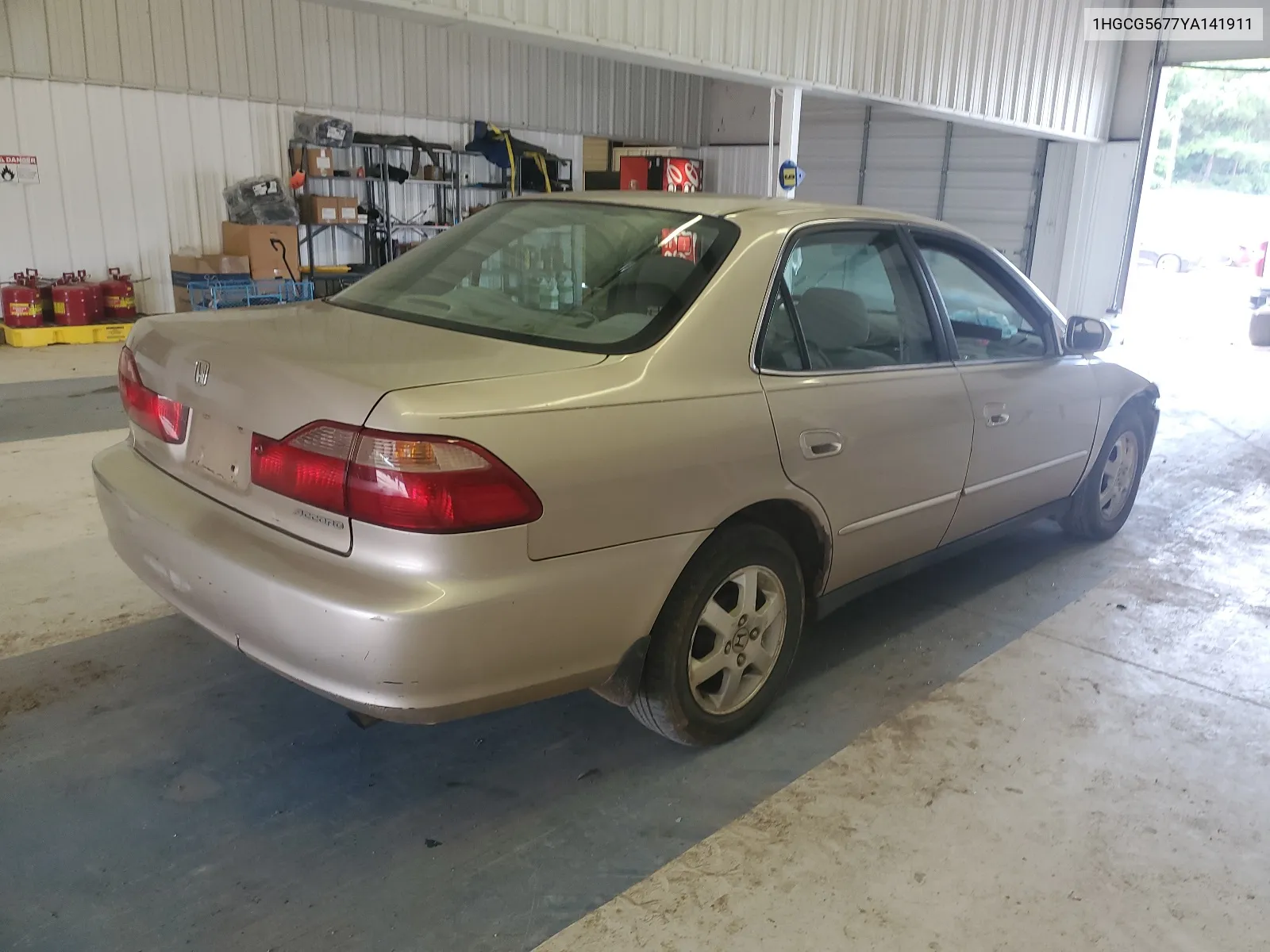 1HGCG5677YA141911 2000 Honda Accord Se