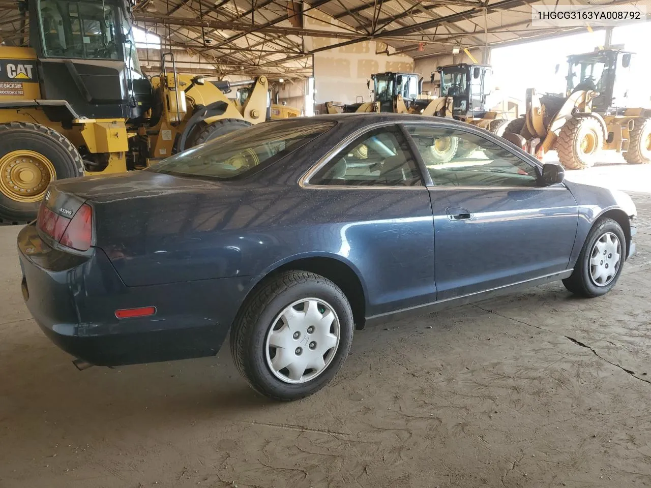 2000 Honda Accord Lx VIN: 1HGCG3163YA008792 Lot: 71320354