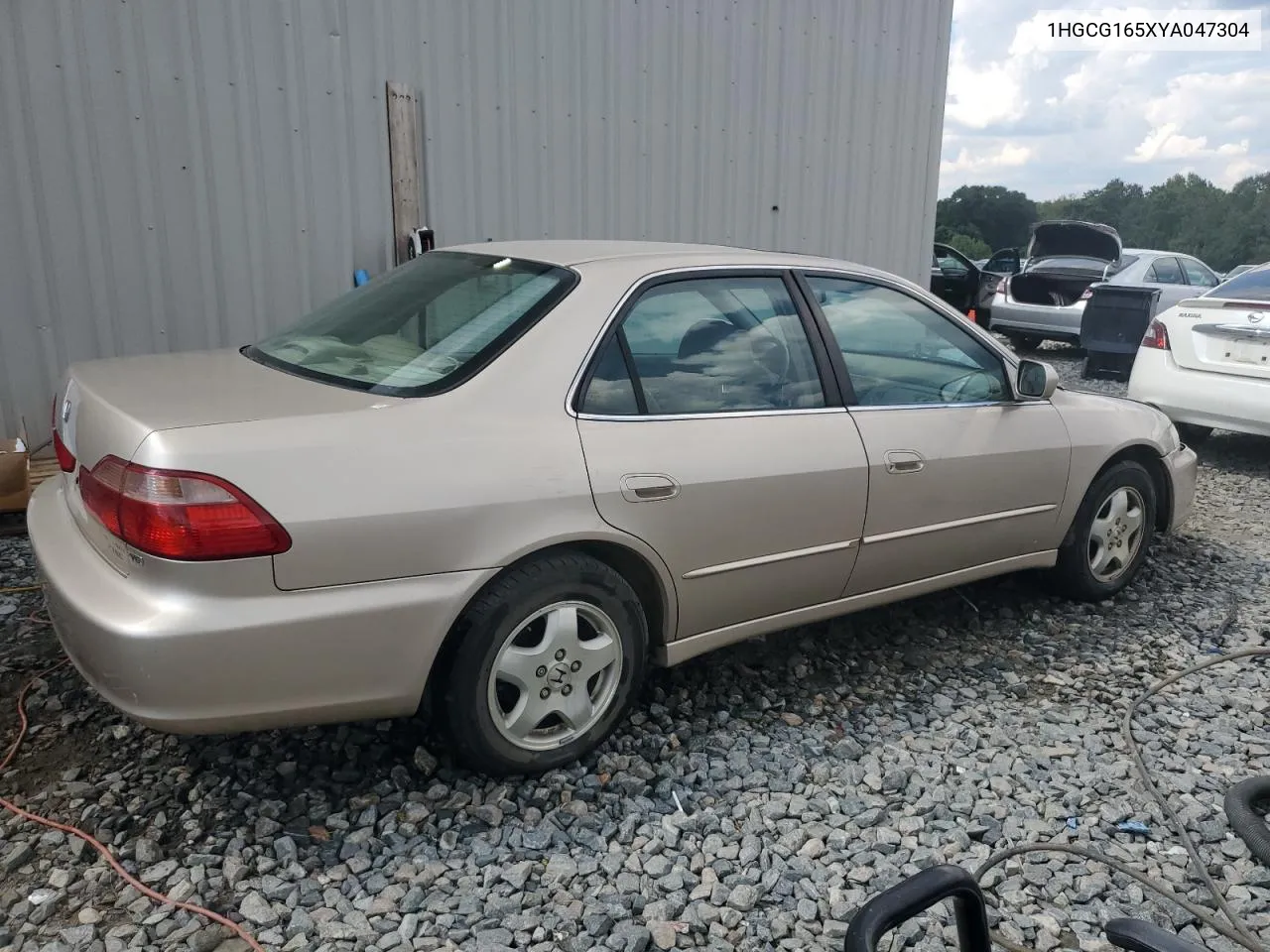 1HGCG165XYA047304 2000 Honda Accord Ex