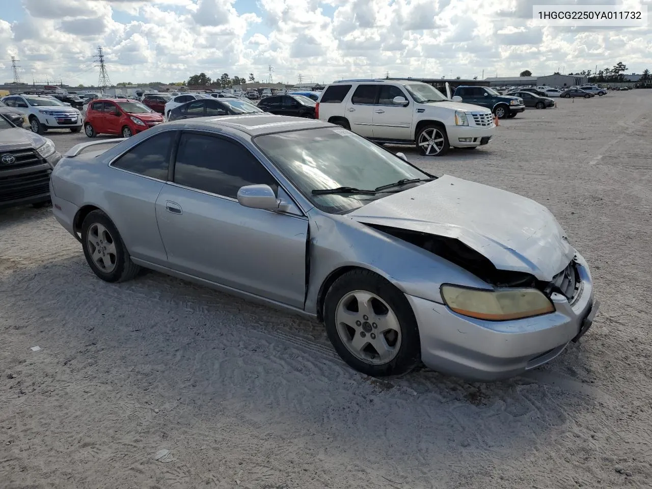 2000 Honda Accord Ex VIN: 1HGCG2250YA011732 Lot: 75610424