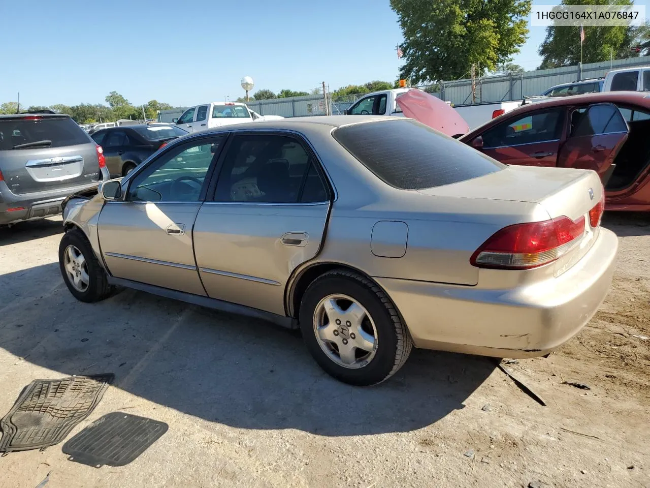 2001 Honda Accord Lx VIN: 1HGCG164X1A076847 Lot: 73748144