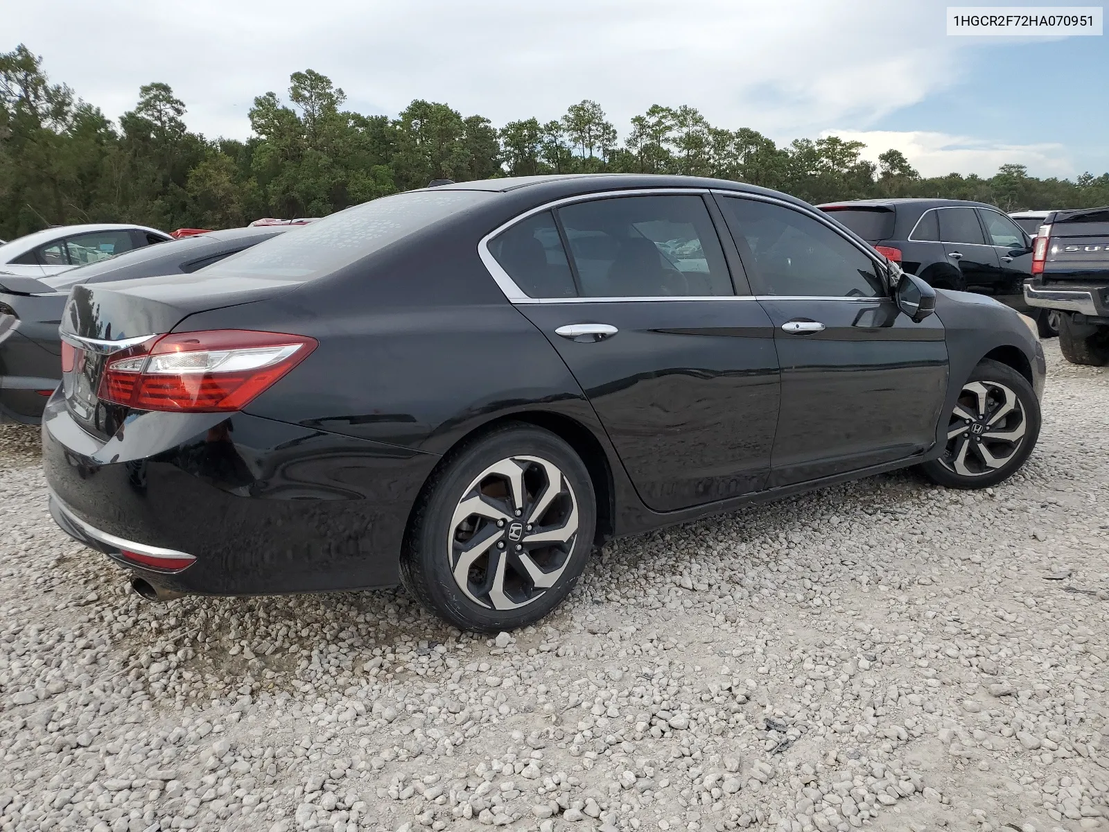 1HGCR2F72HA070951 2017 Honda Accord Ex