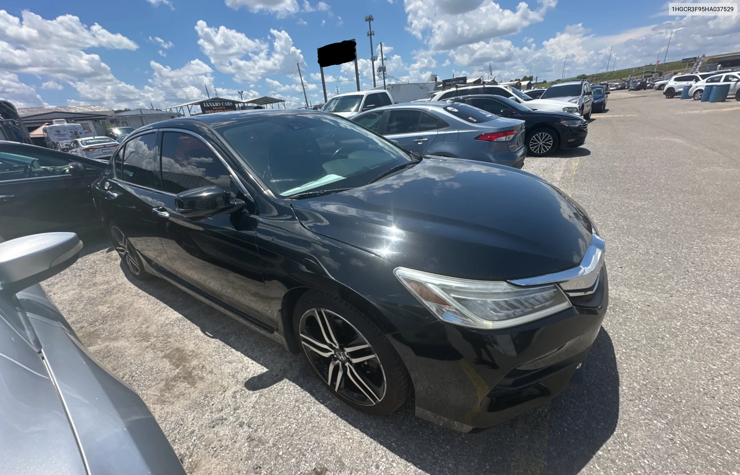 1HGCR3F95HA037529 2017 Honda Accord Touring