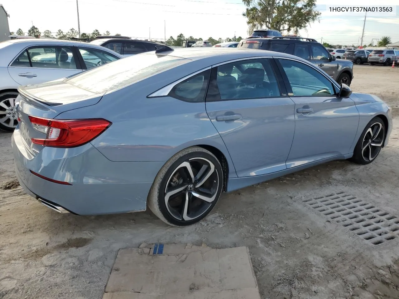 2022 Honda Accord Sport VIN: 1HGCV1F37NA013563 Lot: 73680214