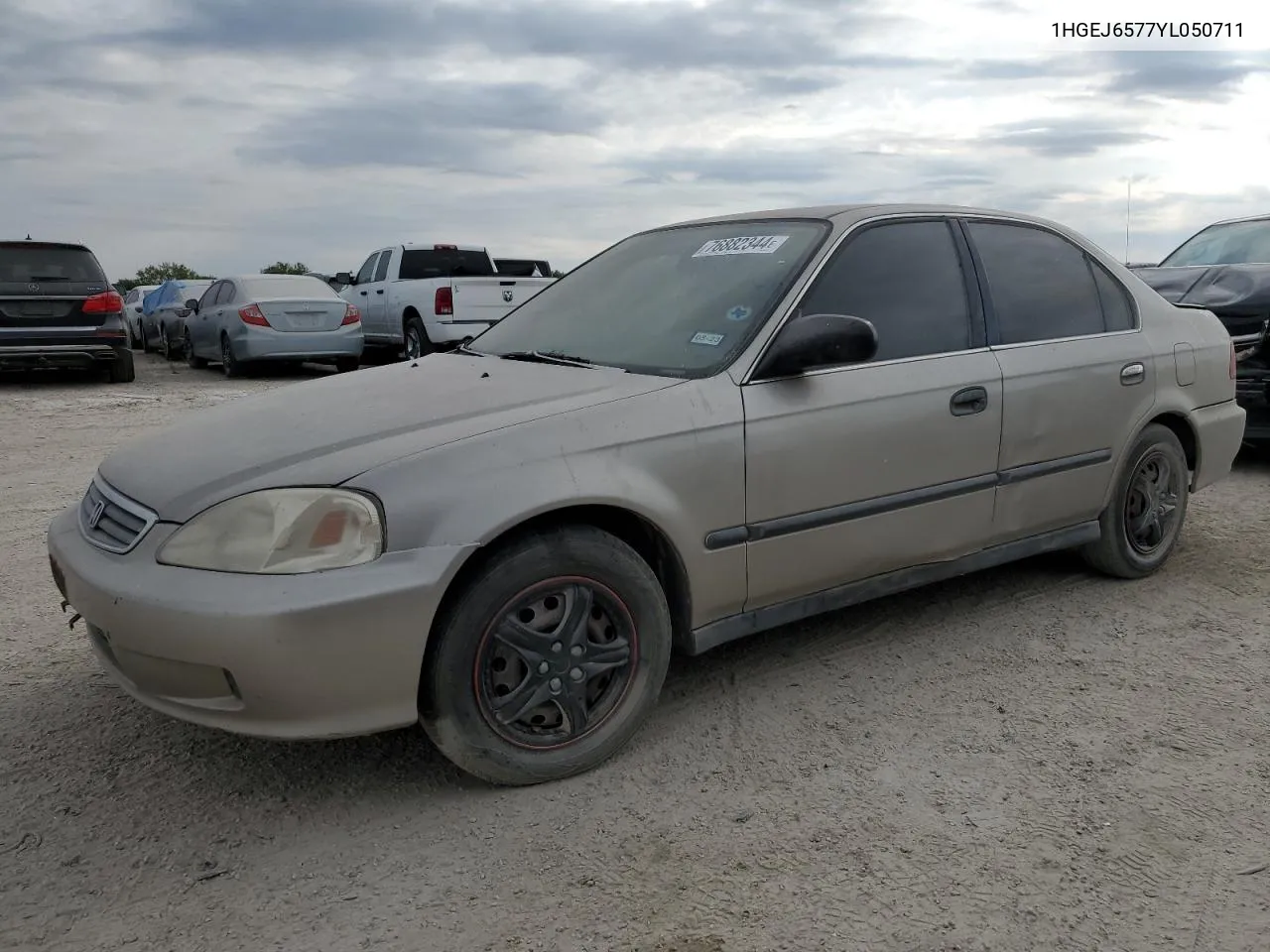 2000 Honda Civic Lx VIN: 1HGEJ6577YL050711 Lot: 76882344