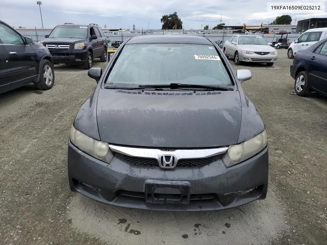 2009 Honda Civic Lx VIN: 19XFA16509E025212 Lot: 76092544