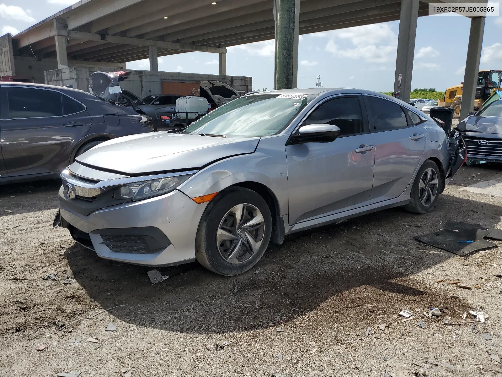 19XFC2F57JE005365 2018 Honda Civic Lx