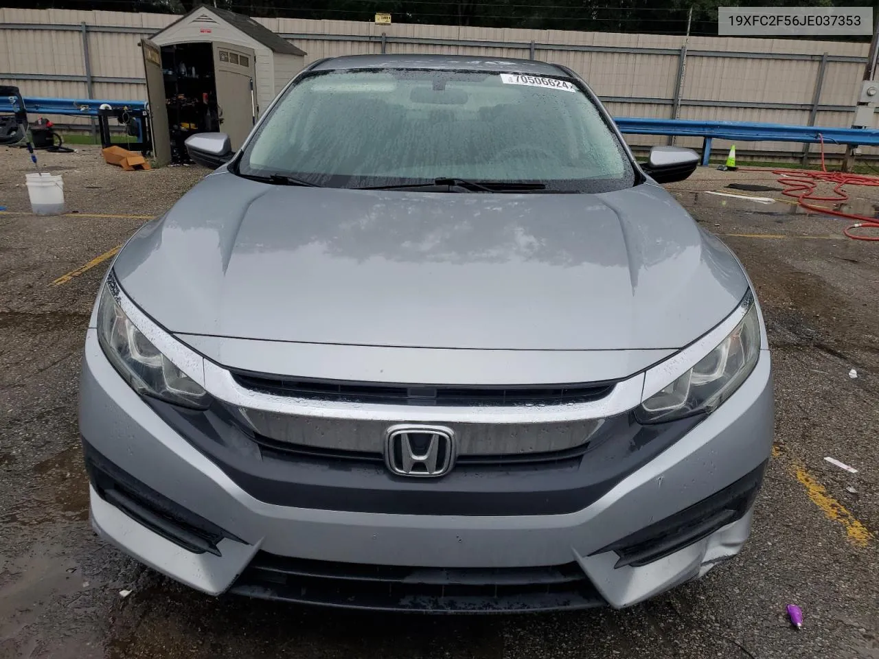 19XFC2F56JE037353 2018 Honda Civic Lx