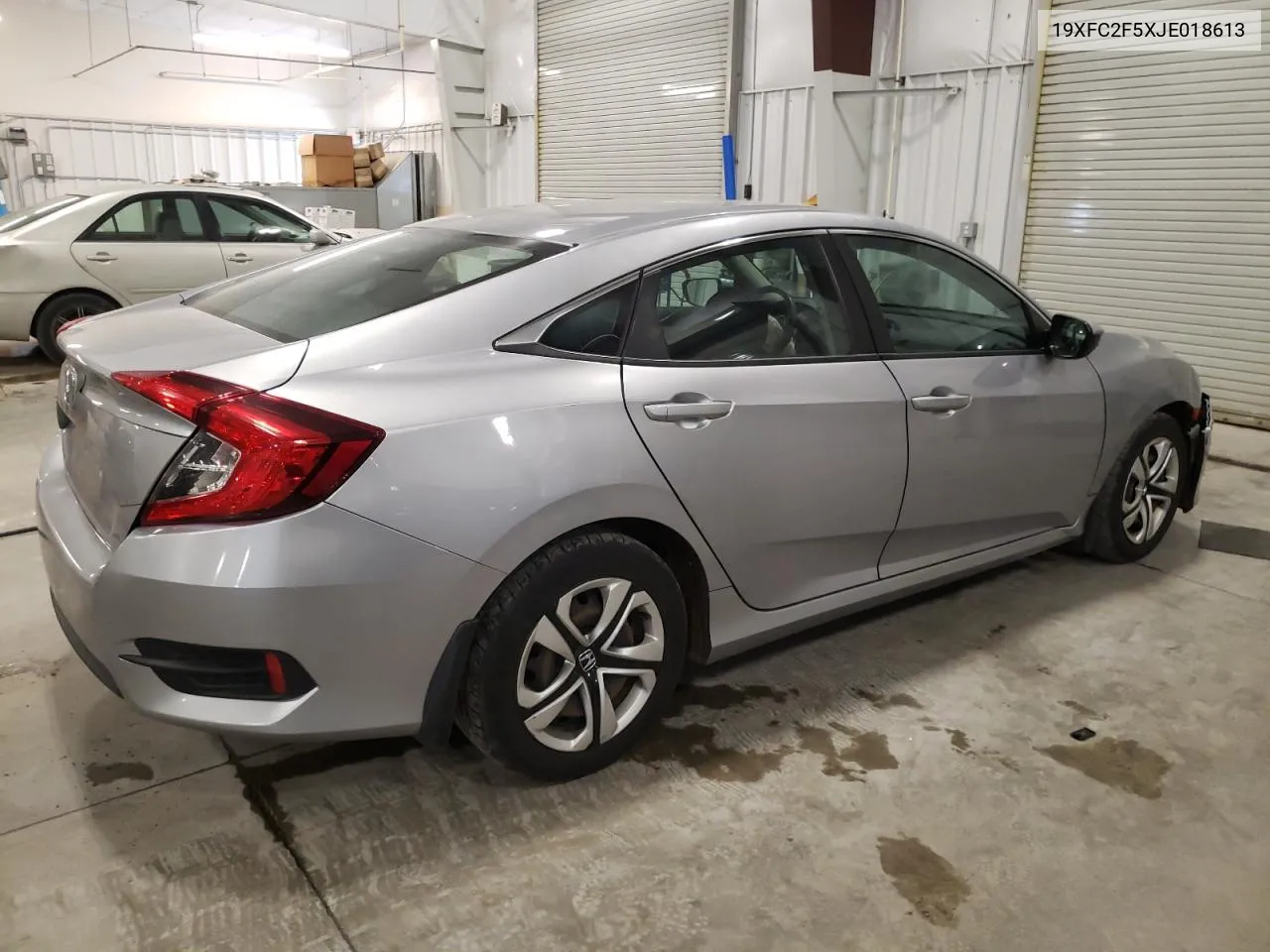 19XFC2F5XJE018613 2018 Honda Civic Lx