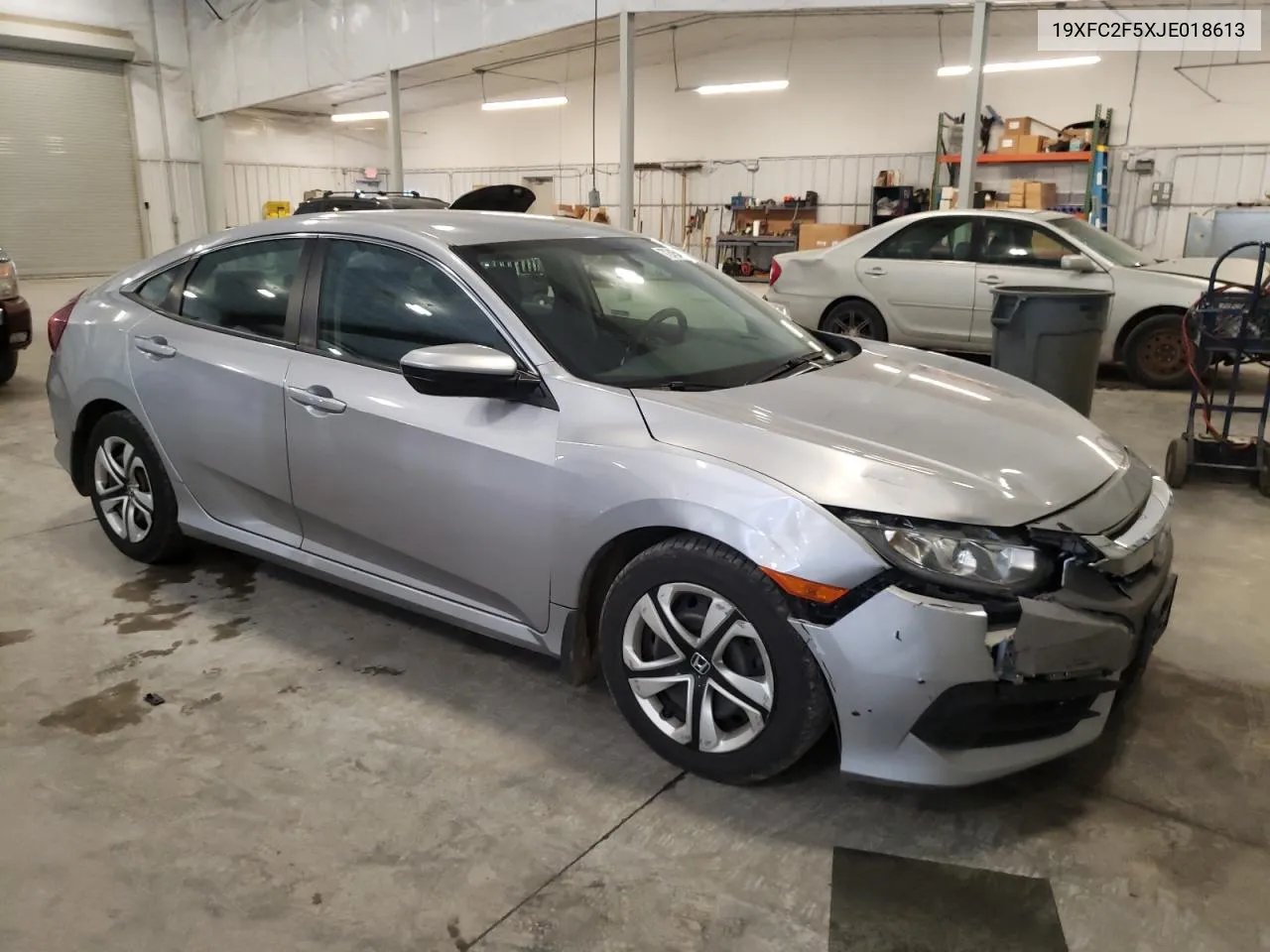 19XFC2F5XJE018613 2018 Honda Civic Lx