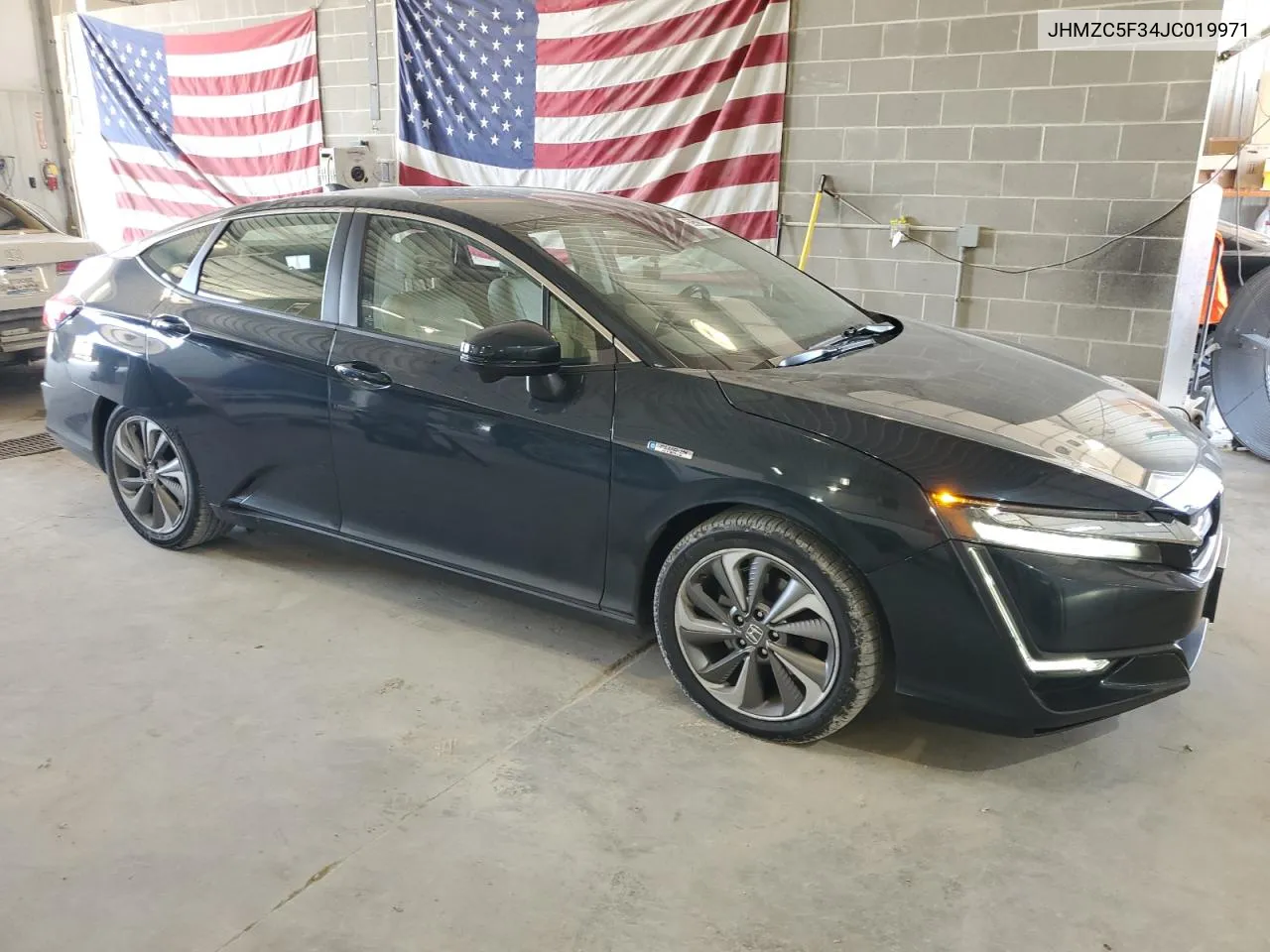 2018 Honda Clarity Touring VIN: JHMZC5F34JC019971 Lot: 69590274