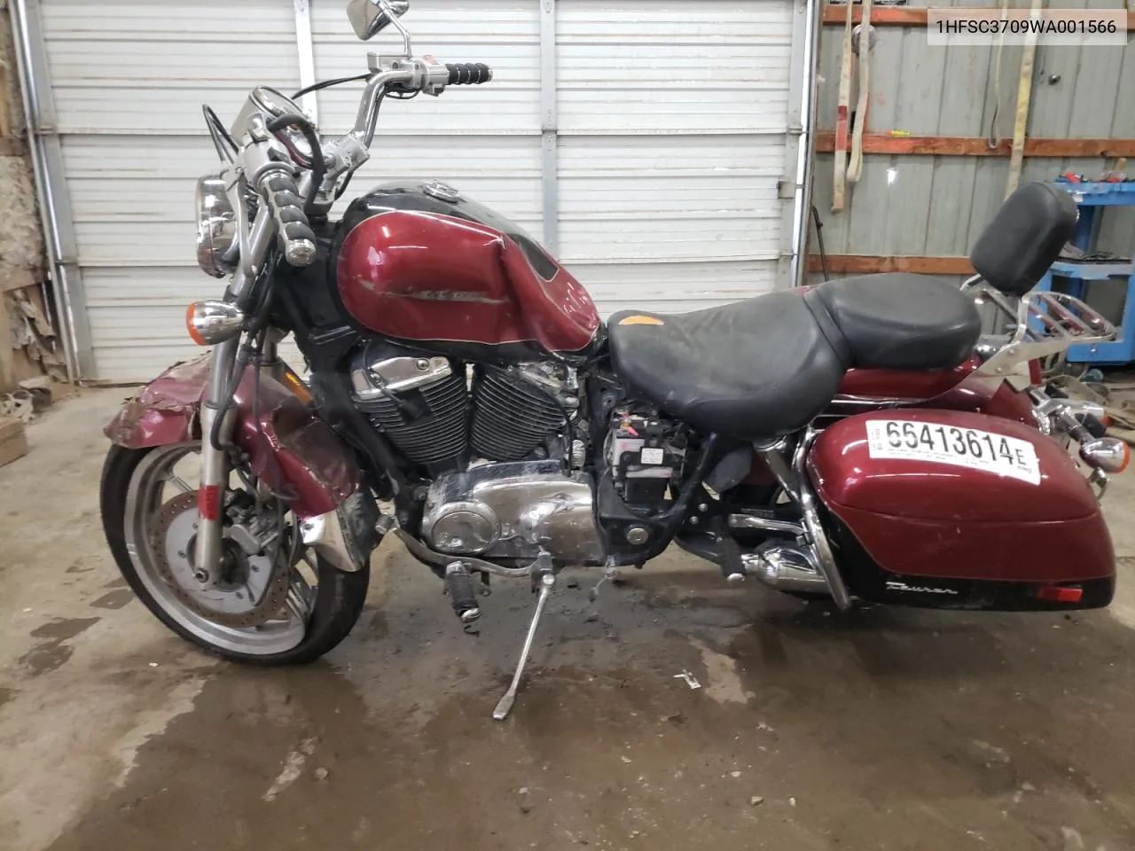 1HFSC3709WA001566 1998 Honda Vt1100 Ct