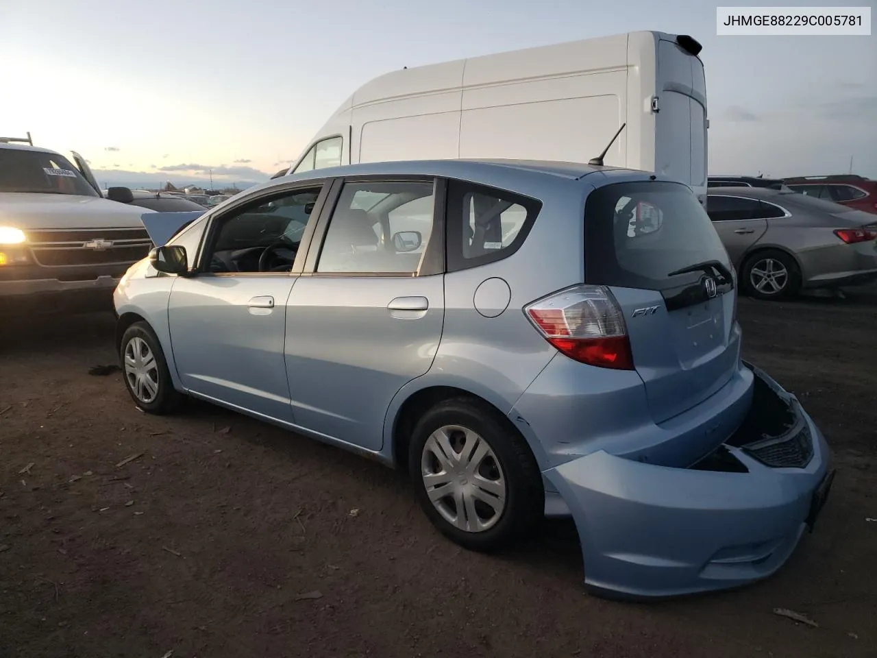 2009 Honda Fit VIN: JHMGE88229C005781 Lot: 81354664