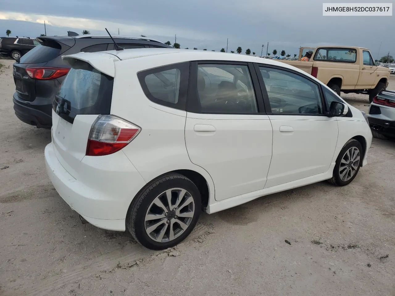 2013 Honda Fit Sport VIN: JHMGE8H52DC037617 Lot: 75984684