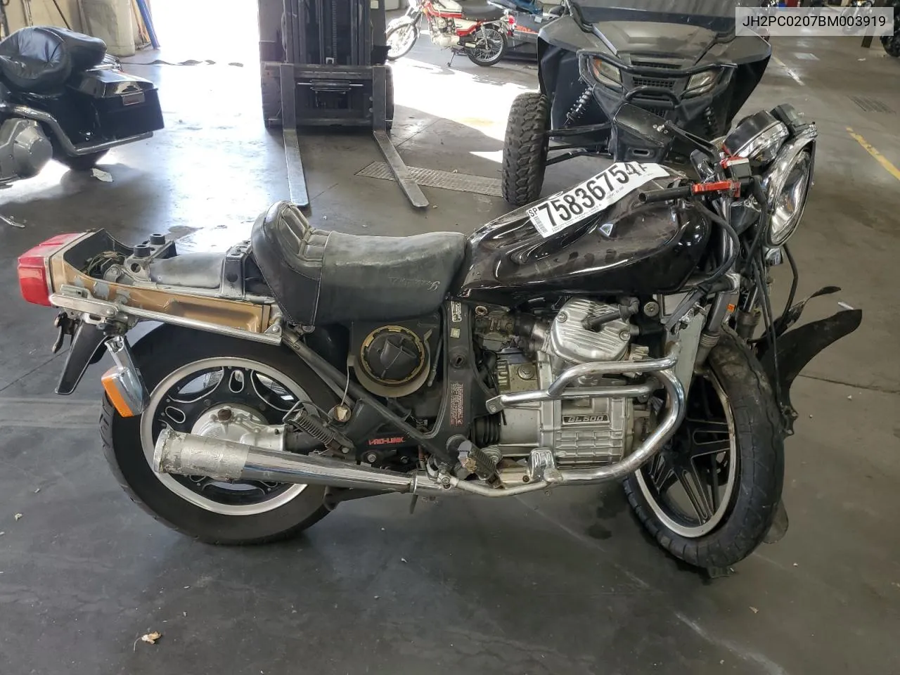 JH2PC0207BM003919 1981 Honda Gl500