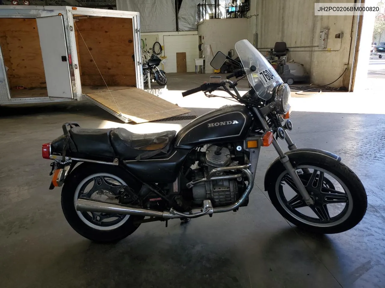 JH2PC0206BM000820 1981 Honda Gl500