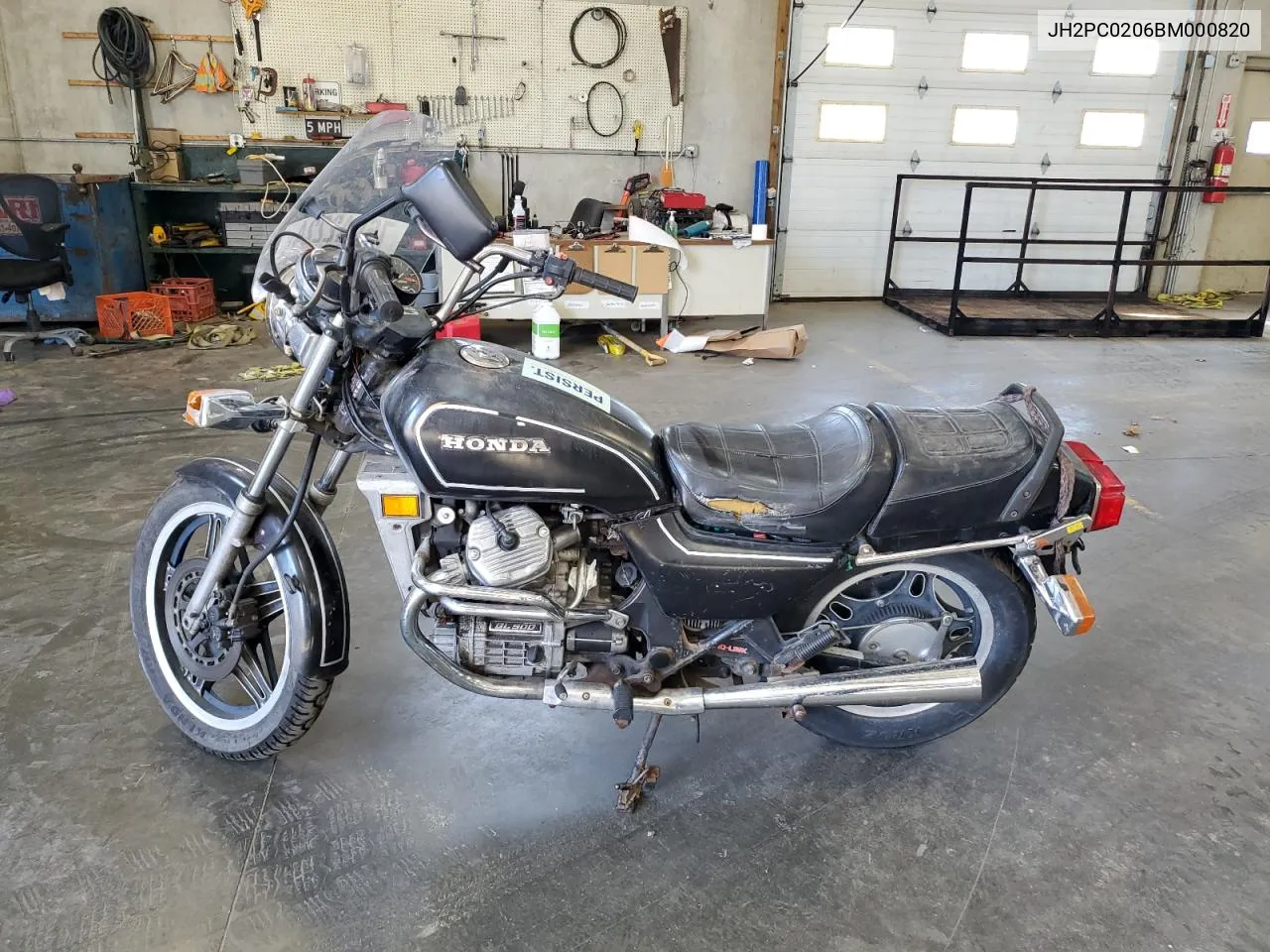 JH2PC0206BM000820 1981 Honda Gl500