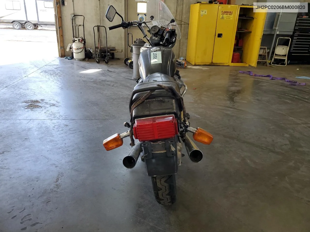 JH2PC0206BM000820 1981 Honda Gl500