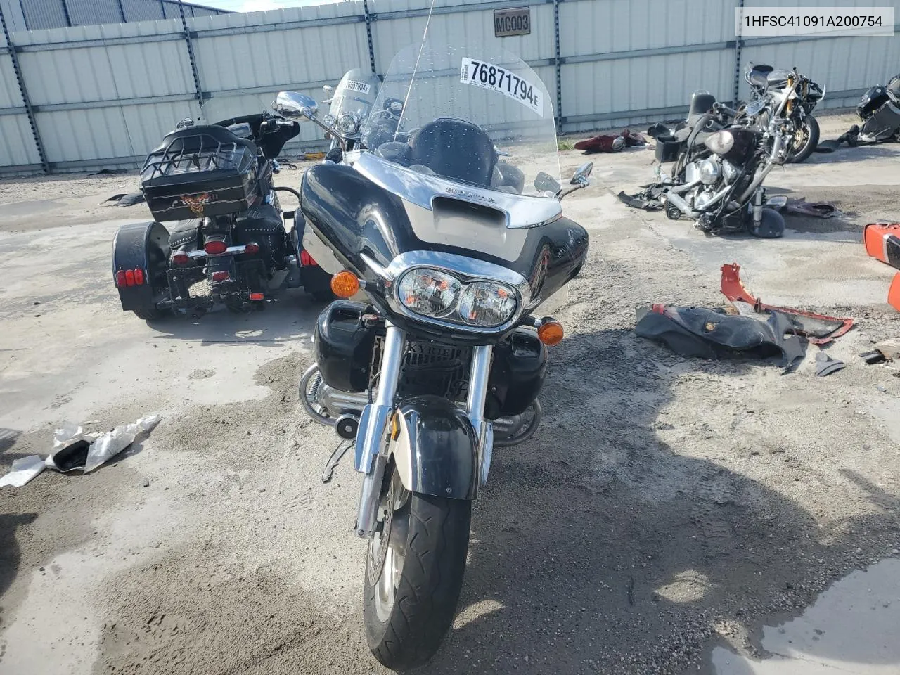 2001 Honda Gl1500 Cf VIN: 1HFSC41091A200754 Lot: 76871794