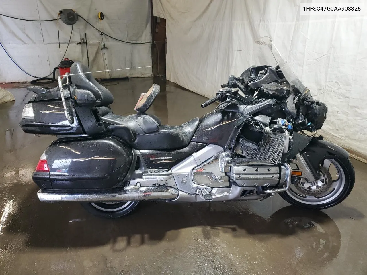 2010 Honda Gl1800 VIN: 1HFSC47G0AA903325 Lot: 72891444