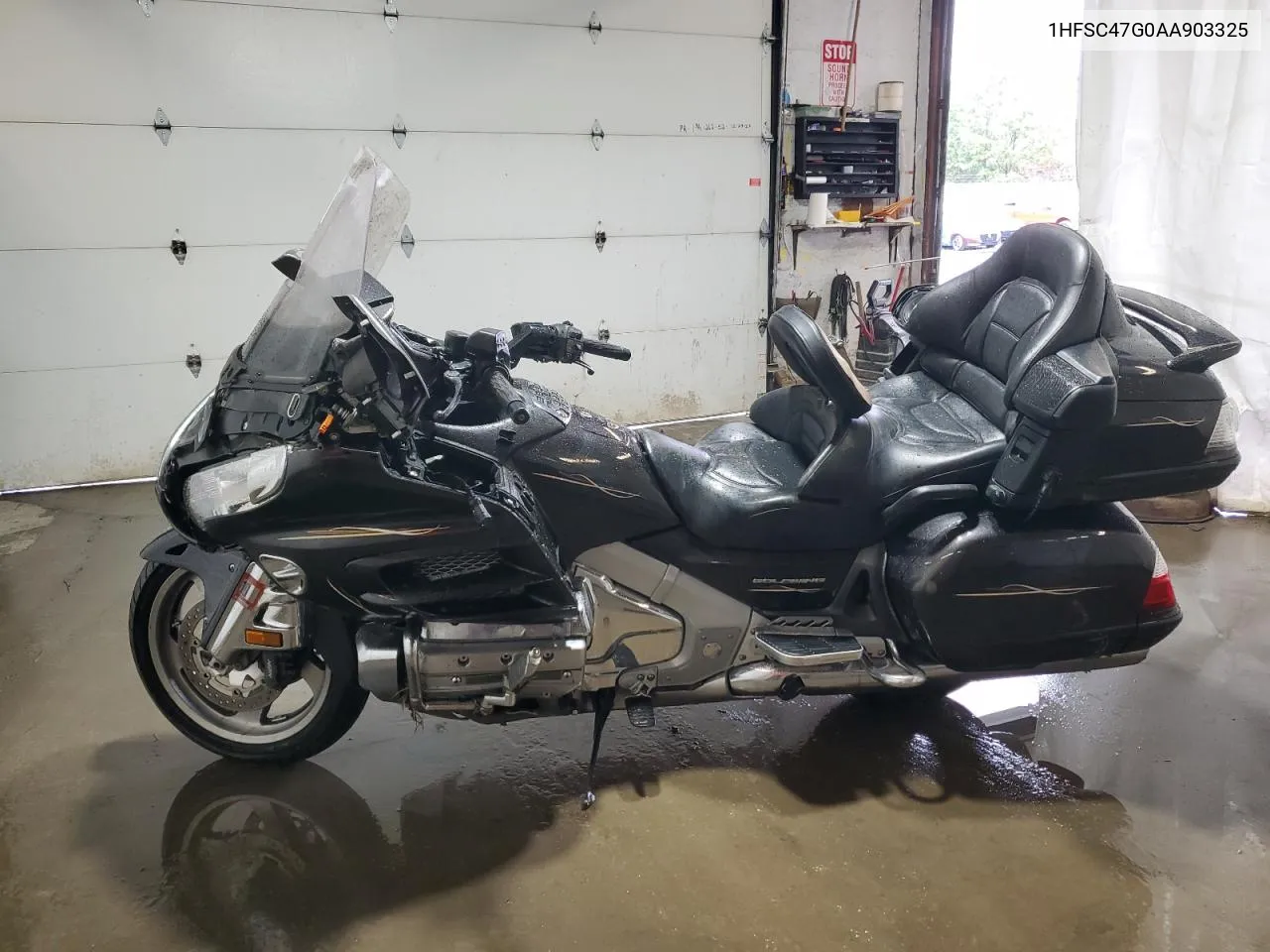 2010 Honda Gl1800 VIN: 1HFSC47G0AA903325 Lot: 72891444