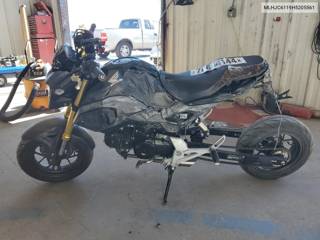 2017 Honda Grom 125 VIN: MLHJC6119H5205561 Lot: 76684144