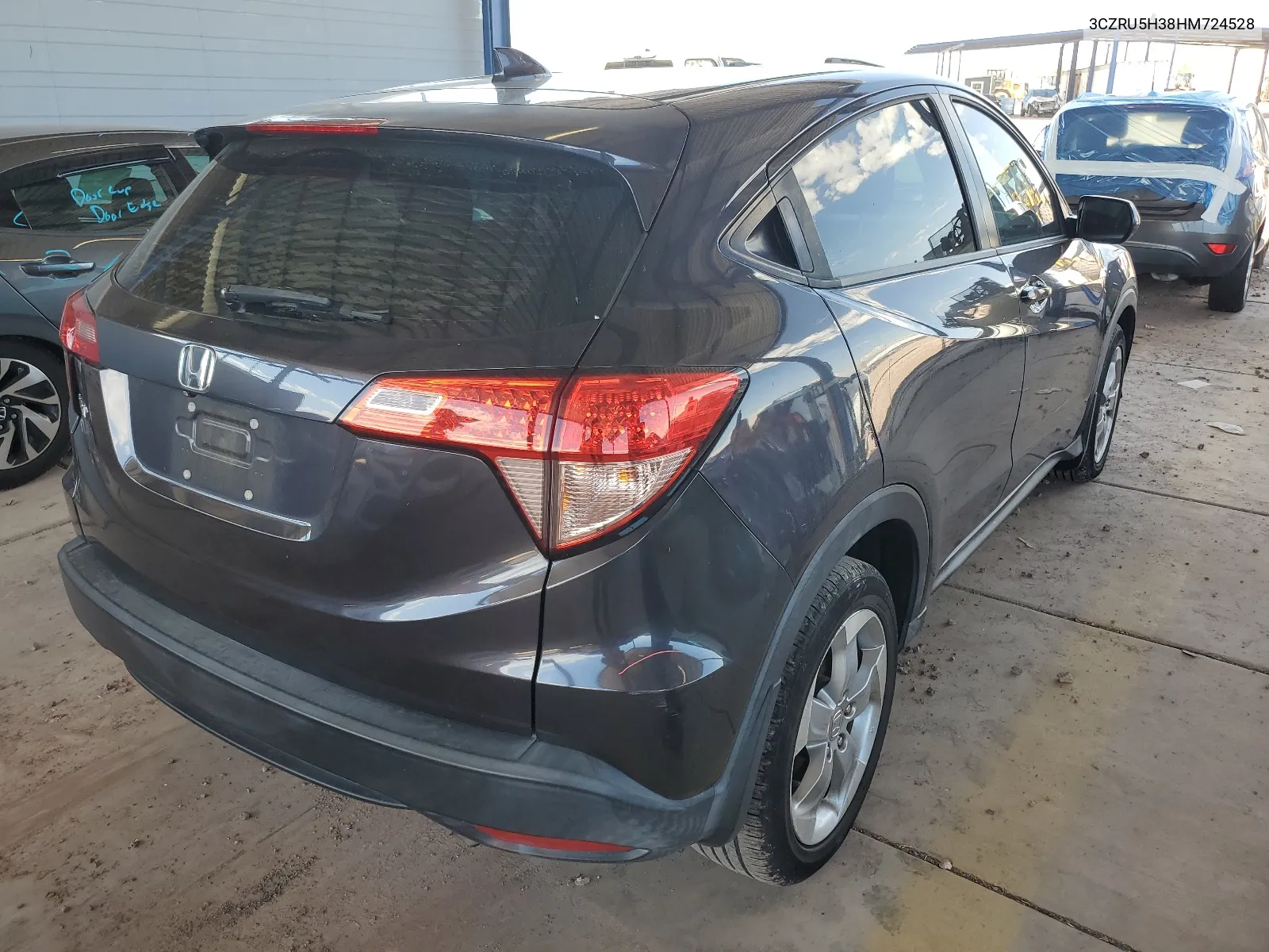 3CZRU5H38HM724528 2017 Honda Hr-V Lx