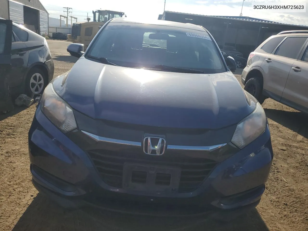 3CZRU6H3XHM725623 2017 Honda Hr-V Lx