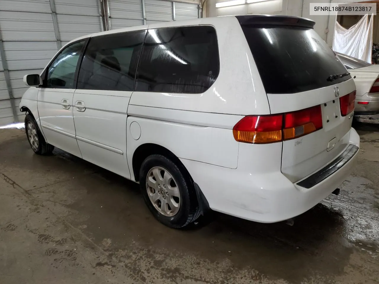 5FNRL18874B123817 2004 Honda Odyssey Ex