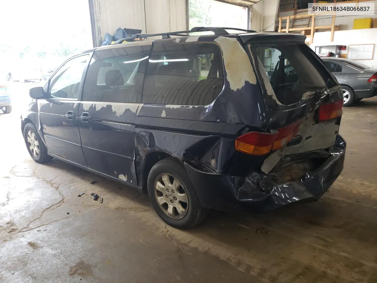 5FNRL18634B066837 2004 Honda Odyssey Ex