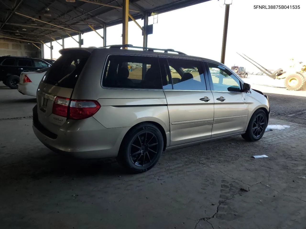 2005 Honda Odyssey Touring VIN: 5FNRL38875B041535 Lot: 51675934