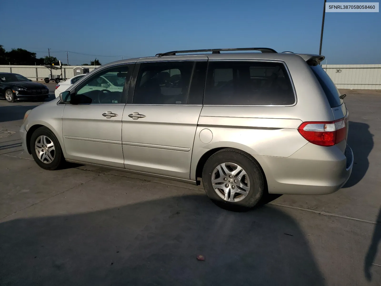 2005 Honda Odyssey Exl VIN: 5FNRL38705B058460 Lot: 61621614