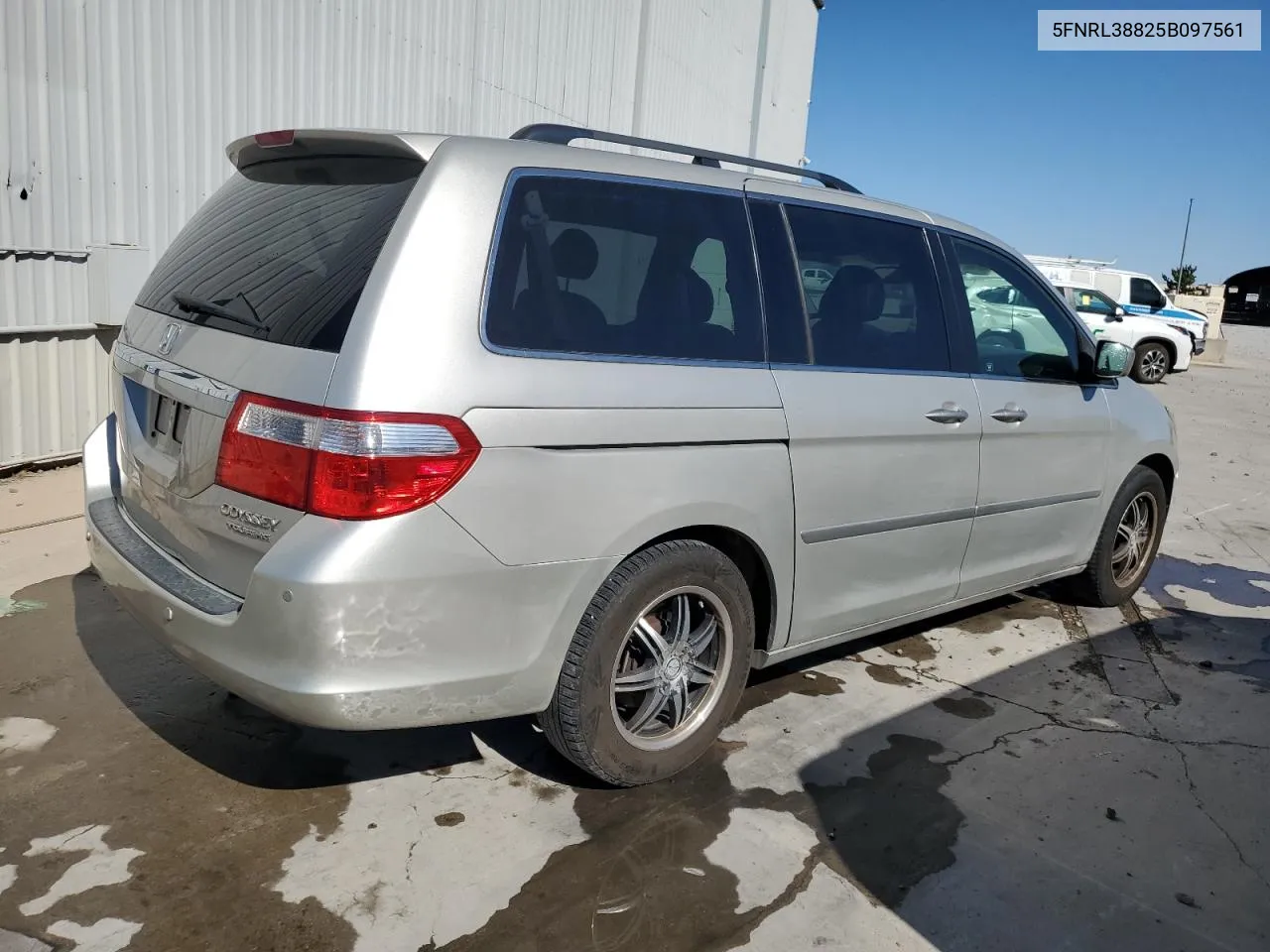 5FNRL38825B097561 2005 Honda Odyssey Touring