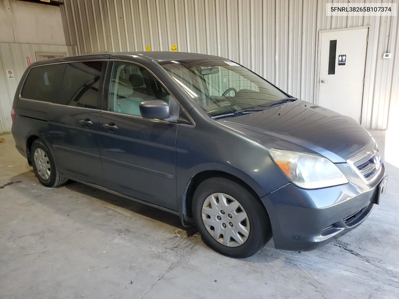 2005 Honda Odyssey Lx VIN: 5FNRL38265B107374 Lot: 70867224