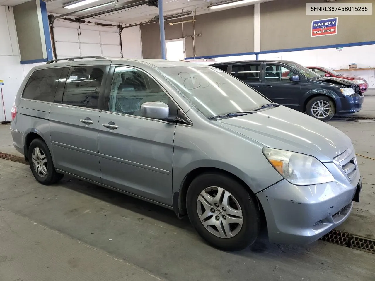 2005 Honda Odyssey Exl VIN: 5FNRL38745B015286 Lot: 72272184