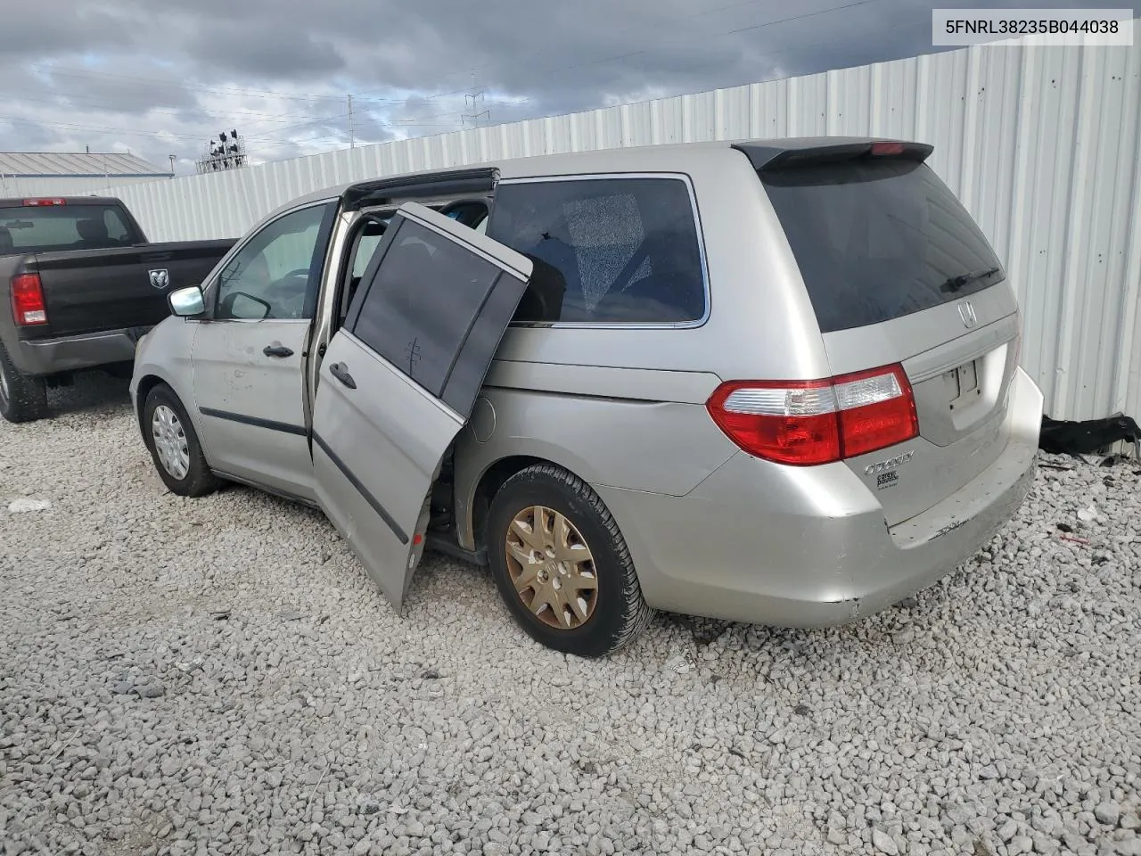 2005 Honda Odyssey Lx VIN: 5FNRL38235B044038 Lot: 75095254